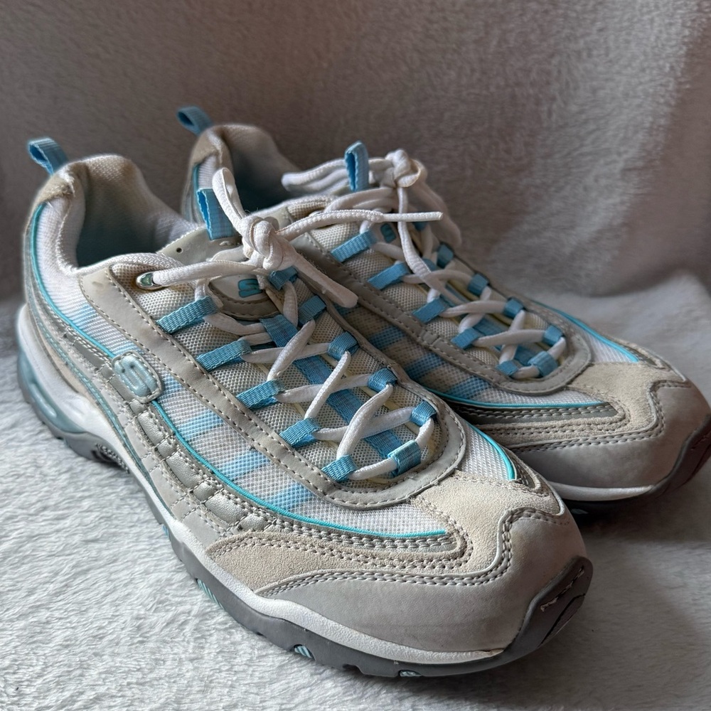 Skechers‎ Sport Shoes Women’s Size 9.5 White and Blue Athletic Sneakers Lace Up